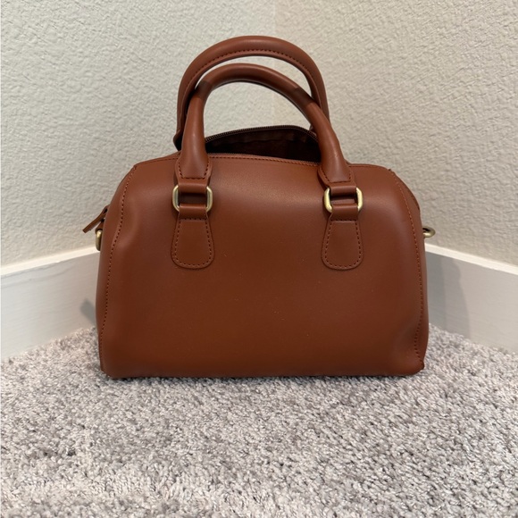 Elegant Brown Leather Handbag